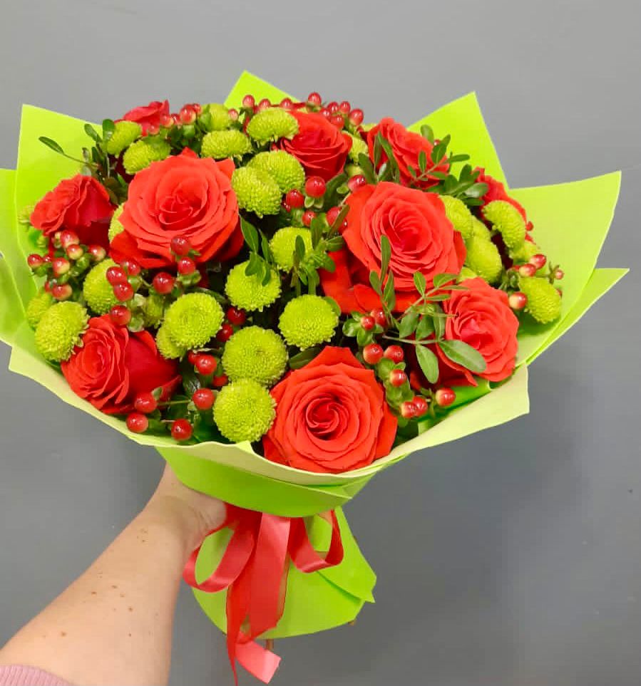 Букет цветов из: Хризантемы и Розы в Шемордан