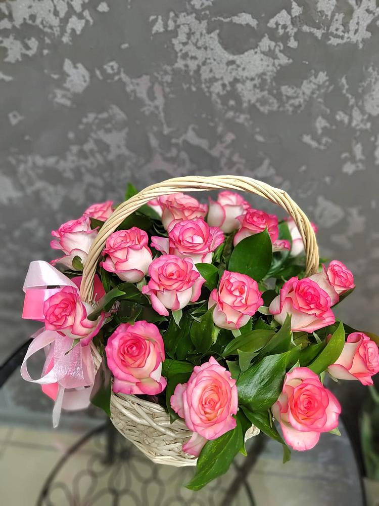 Цветочная композиция из Розы в корзине в Шемордан