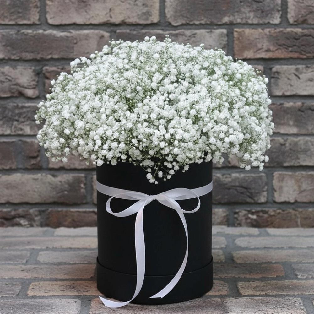 Цветочная композиция из Гипсофила в шляпной коробке в Шемордан