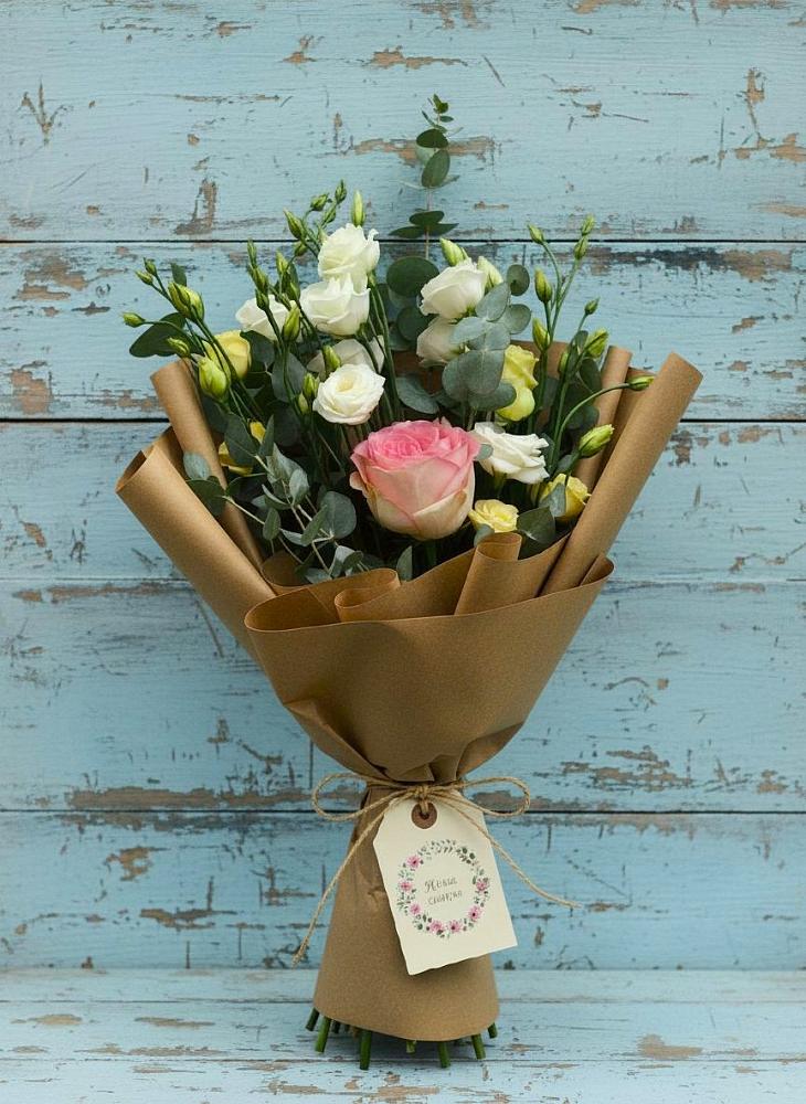 Букет цветов из: Розы и Лизиантусы в Шемордан