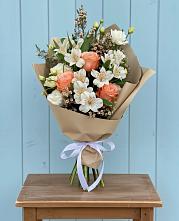 Букет цветов из:  Альстромерии, Лизиантусы, Розы и Хризантемы в Шемордан