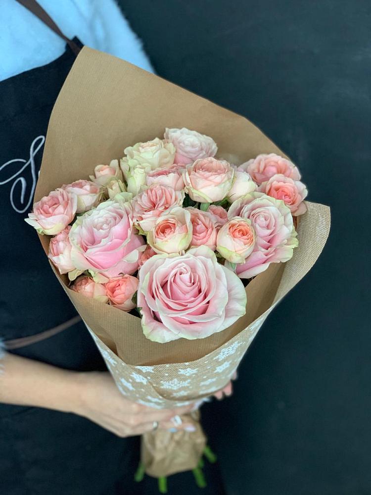 Букет цветов из: Хризантемы и Розы в Шемордан