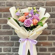 Букет цветов из:  Лизиантусы и Розы в Шемордан